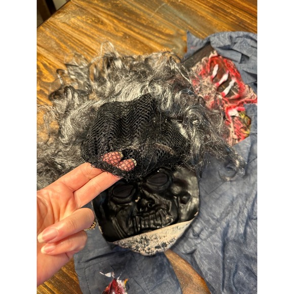 Spirit Complete Zombie Costume Mask Wig Gloves Shirt Pants Boys Large 12-14 - Picture 8 of 14